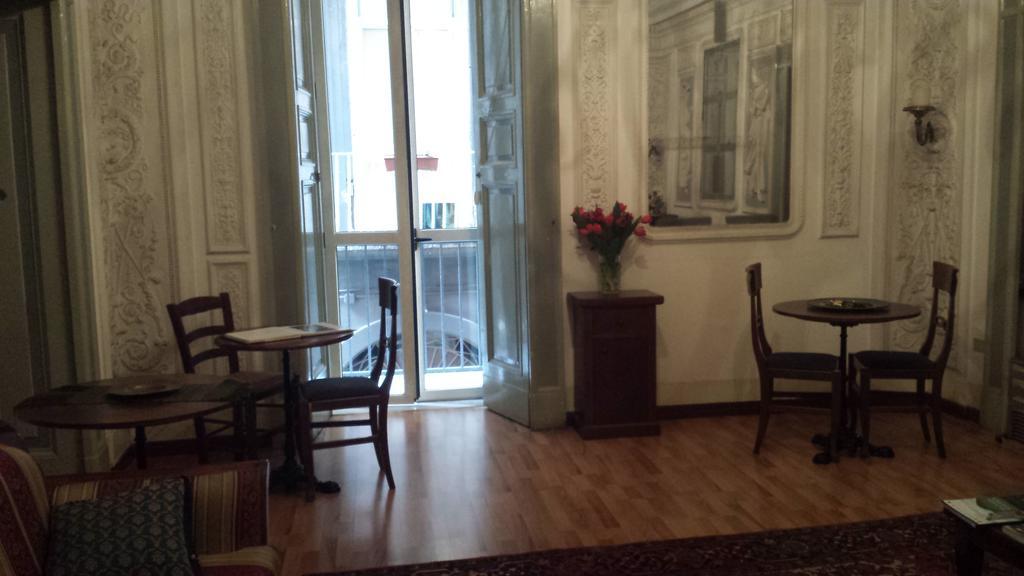 B&B Miseria E Nobilta' Napoli Bagian luar foto